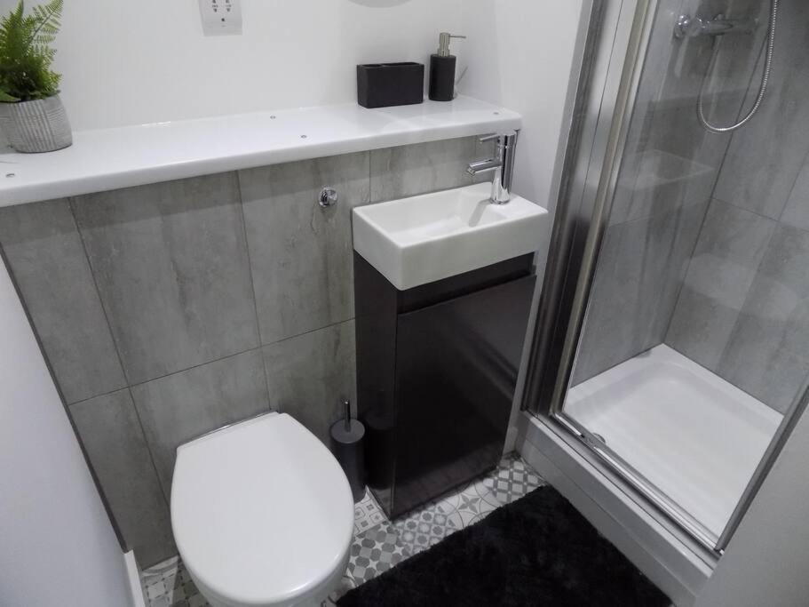2 Bedroom Luxury City Centre Apt ลินคอล์น ภายนอก รูปภาพ